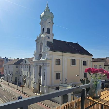 Art Deco Studio In Old Town Братислава Экстерьер фото